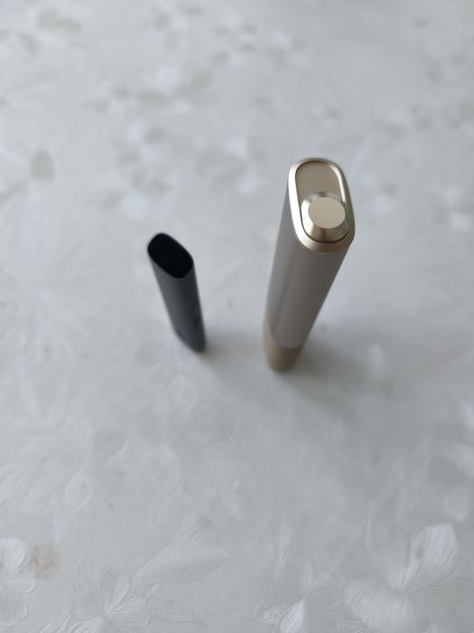 Vand aparat IQOS + VEEV, la pachet