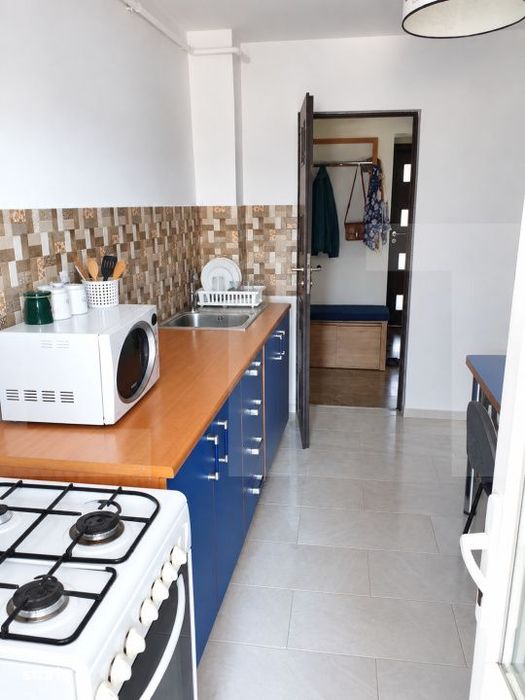Apartament 3 camere decomandat, centrala si AC, aproape de Piata Frati