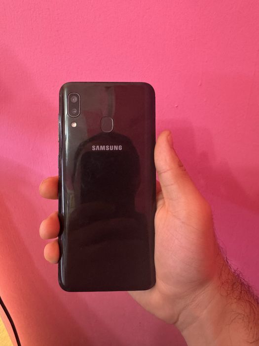 Samsung a20 holati yaxshi