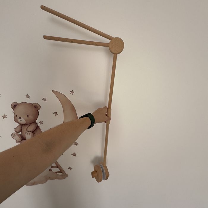 Дървена Въртележка за легло или кошара