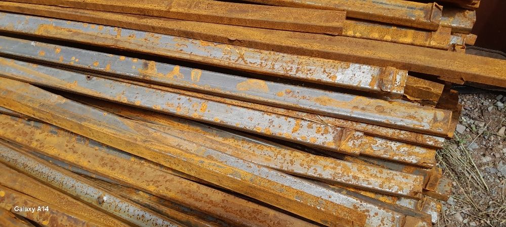 Продал железные столбы для забора