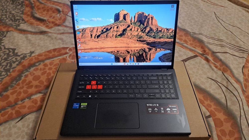 Laptop gaming Acer, garanție 2 ani