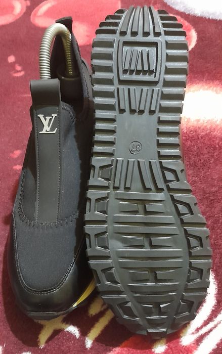 Vând urgent adidași  LV nr 37