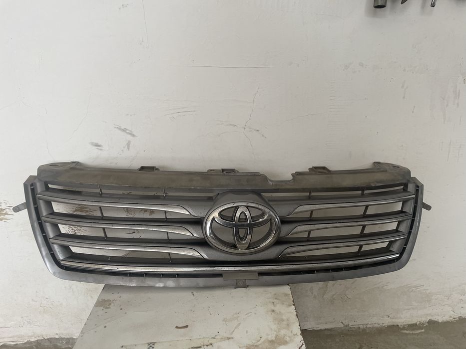 Toyota rav4 решетка