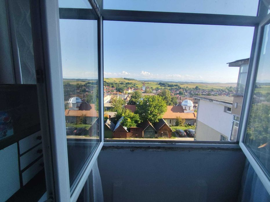 vând apartament 2 camere