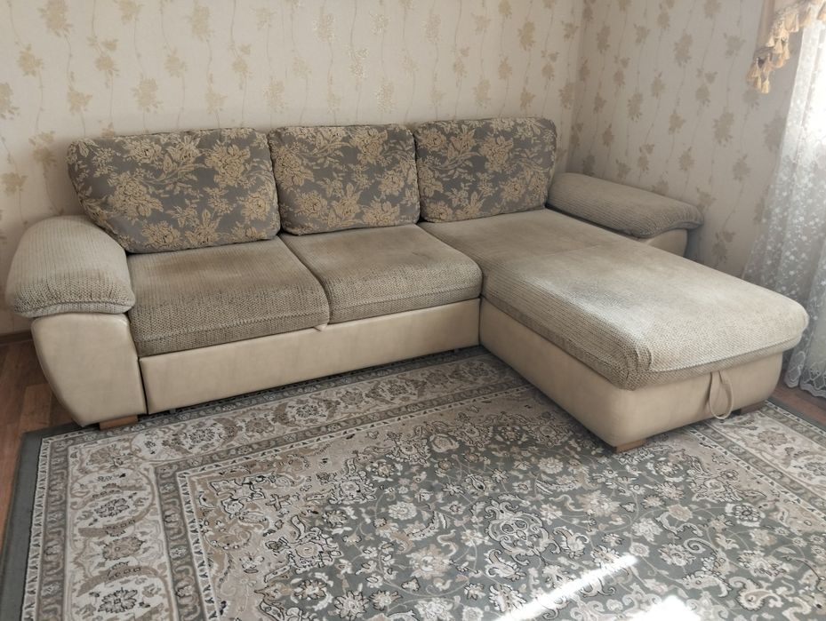 Диван угловой (правый)