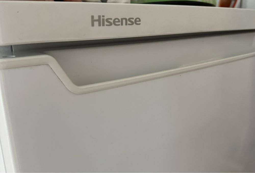 Морозильник Hisense, в хорошем качестве.