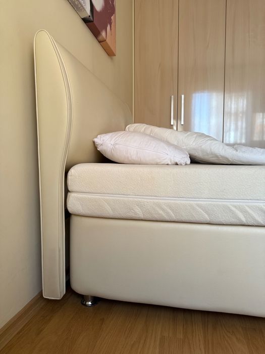 Спалня 110/190 с включен матрак и подматрачни рамки