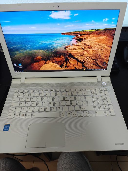 Лаптоп Тoshiba Satellite L50-C-22L 15.6"