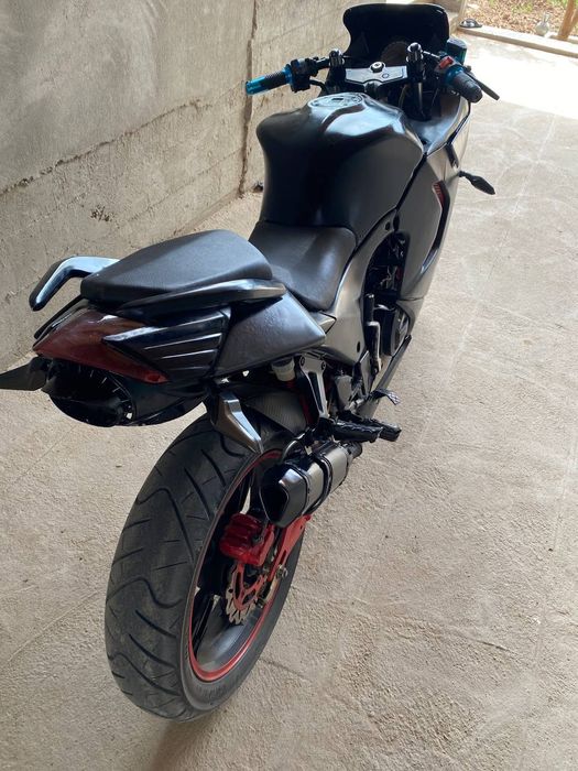 Kawasaki 250cc Edial holatda