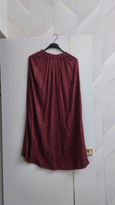 Юбка кофта сатылады.