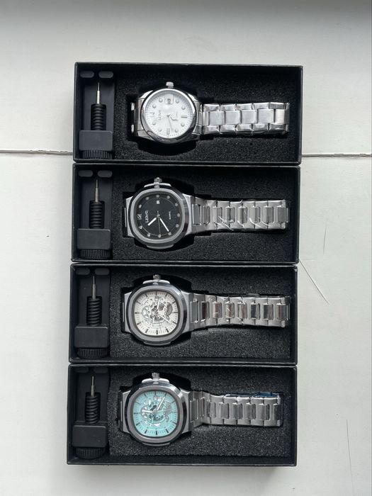 Металлические часы