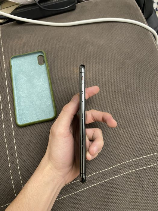 Продам iPhone XS Max