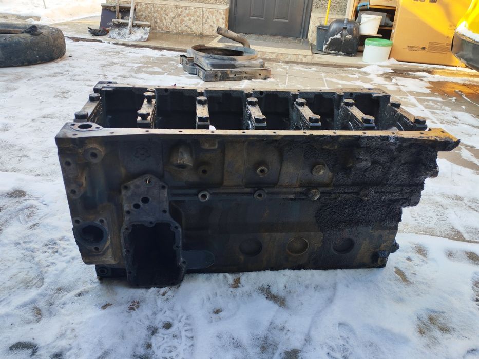 Блок цилиндров Cummins 6BT