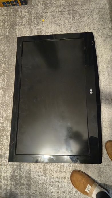 Televizor LG 37LF2500 - 94 cm - Full HD