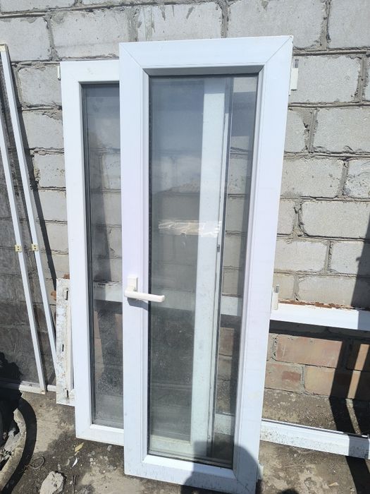 Пластиковые рамы без стекол б/у