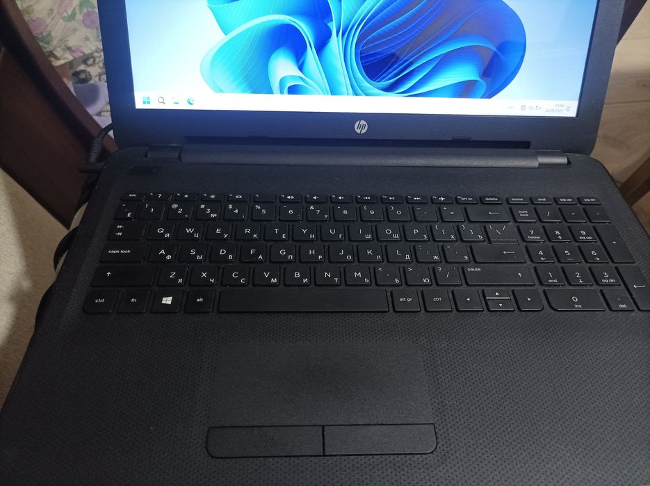 Ноутбук HP 15-bs-045ur