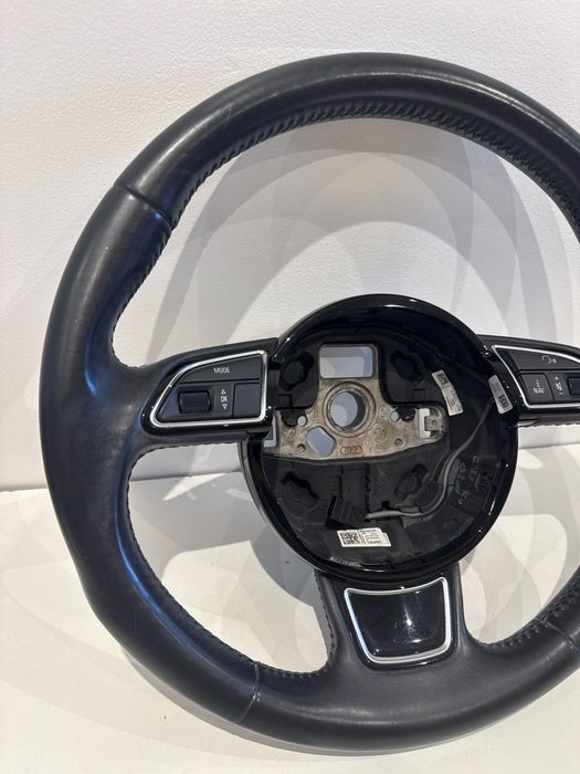 Audi A5 кожен волан Ауди А5