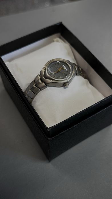 Ретро часовник Ferrari