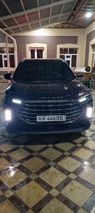 Jetour x70 plus xolati yangi