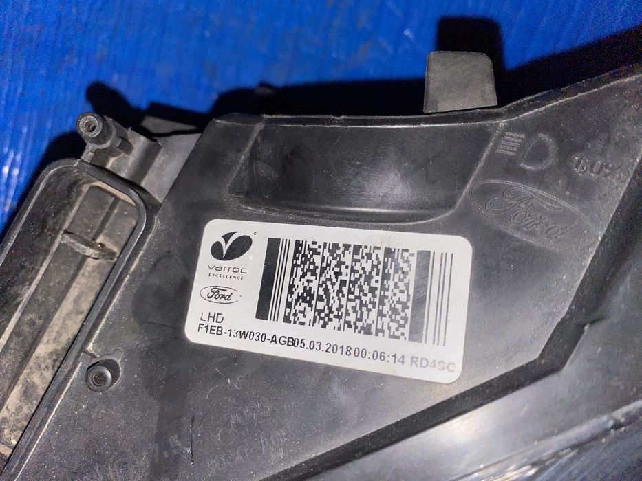 Far Ford focus 3 Facelift 2014 - 2017 far stanga negru daylight