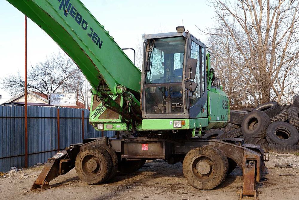 Багер Sennebogen 825