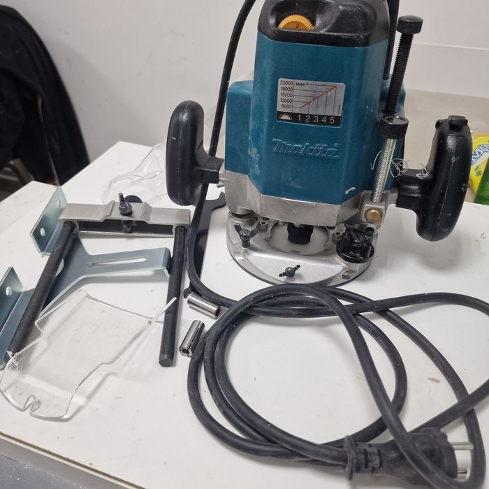 Продам  фрезер макита новый