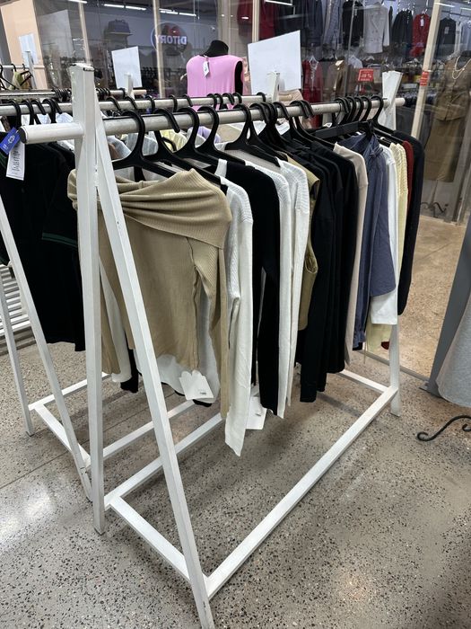 Продам вешалки для одежды напольные