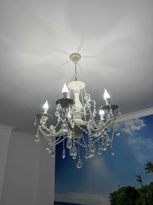 Продам комплект люстр