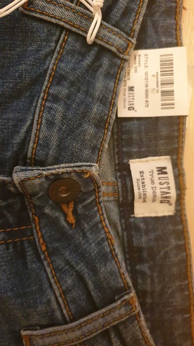 Нови Мустанг Дамски дънки + панталон Tommy Hilfiger