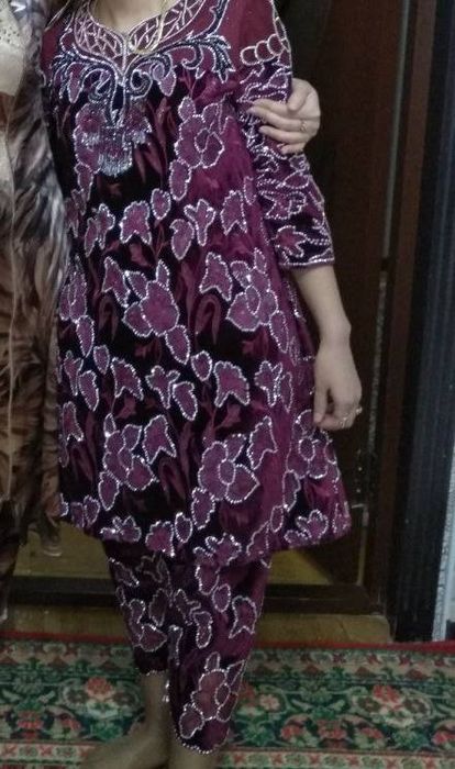 Продаётся платье вечерний узбекский абая почти новая цены договарёная