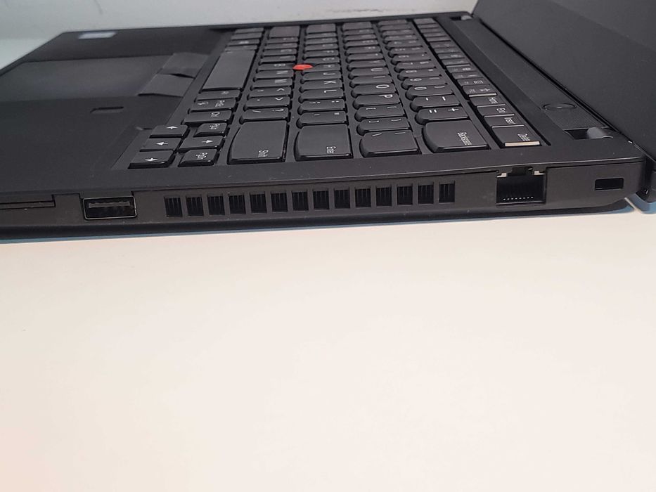 Лаптоп Lenovo ThinkPad T490 i5-8265U 16GB 512GB WIN11