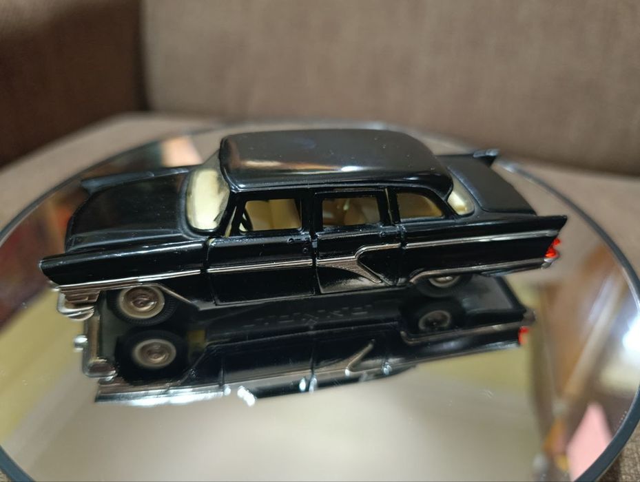 Модель Чайка газ-13 а15  СССР 1/43