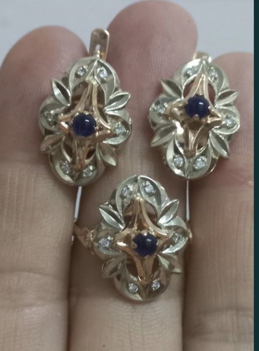 Продам красивый бриллиантовый набор