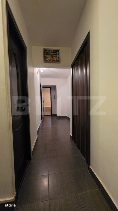 Apartament 3 camere, Decomandat, zona Soarelui