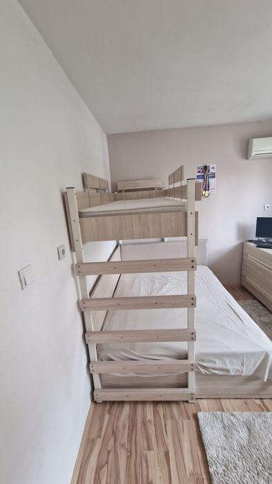 Двуетажно легло с матрак