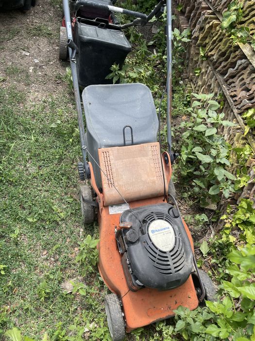 Vand 2 Cositoare de reparat