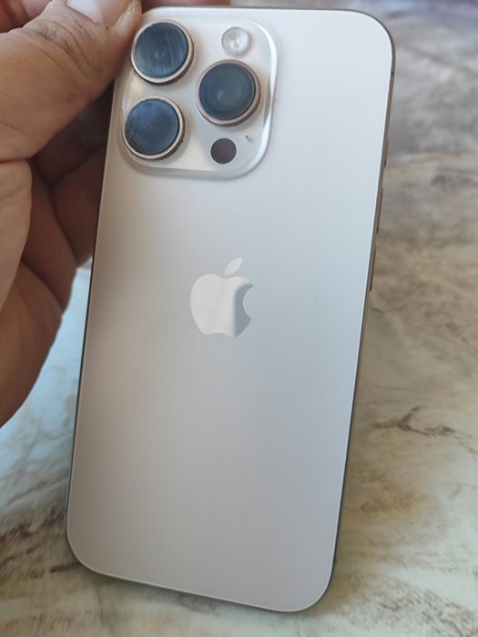 Iphone 16 pro Перфектен