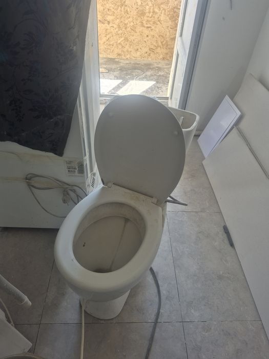 Продам б/у унитаз в хорошем состоянии
