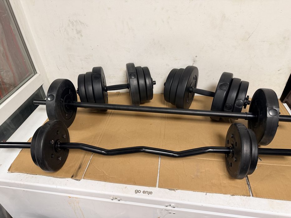 Pachet sala, Gantere+haltera+bara Z ez Greutate totala 60 kg. Pret 550 lei