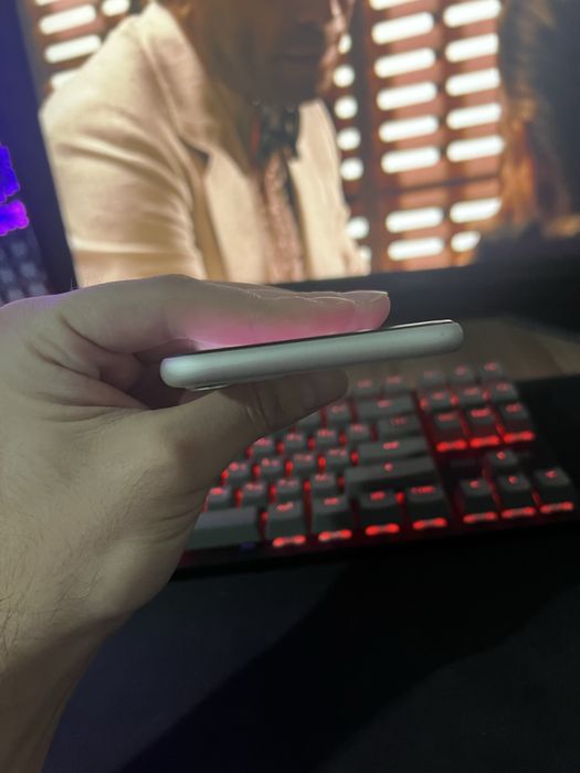 Продам IPhone 11 128gb в идеале