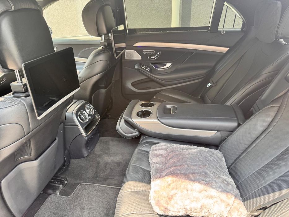 Mercedes-Benz S560 Maybach