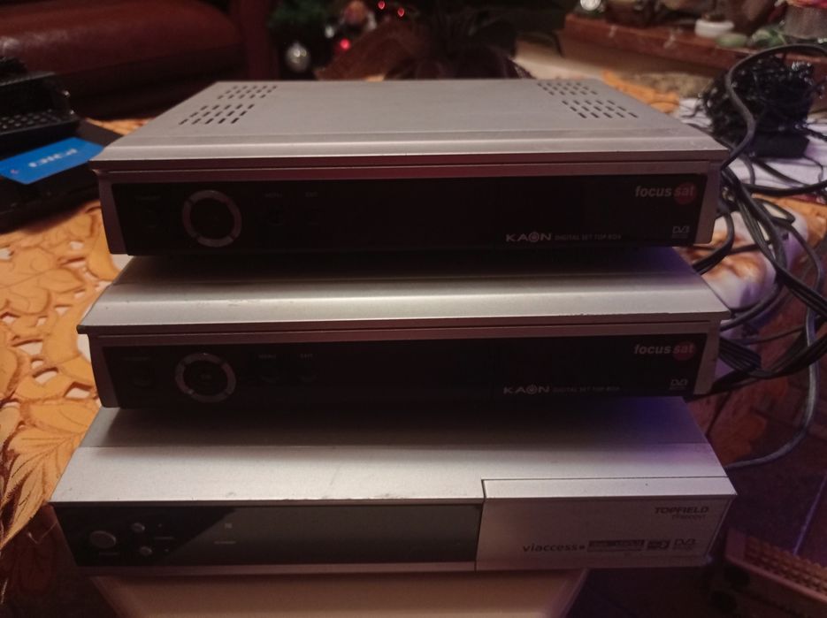 Vând 3 decodoare, recivere : 2 Kaon și unul Topfield TF6000VI viacces