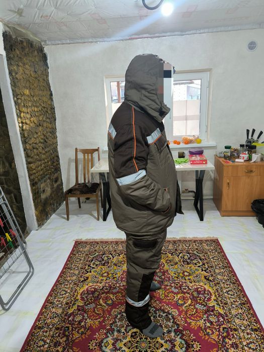 Продам спец одежду зимнюю размер 56 -58