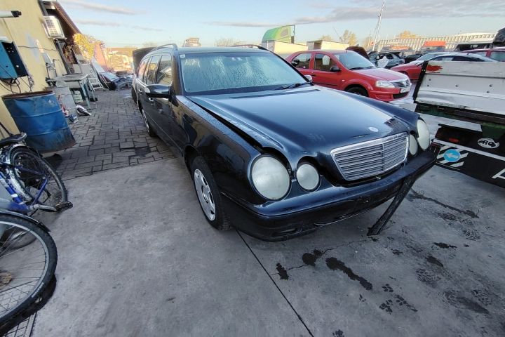 Punte spate Mercedes-Benz E-Class 2001