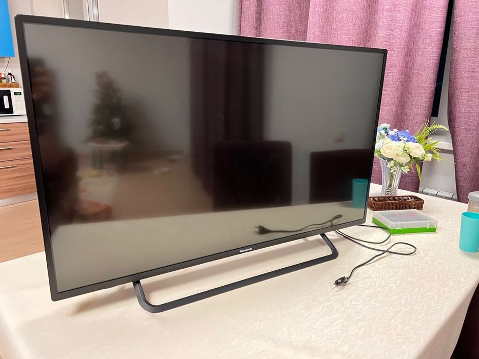 Телевизор Panasonic TX-43DR300ZZ