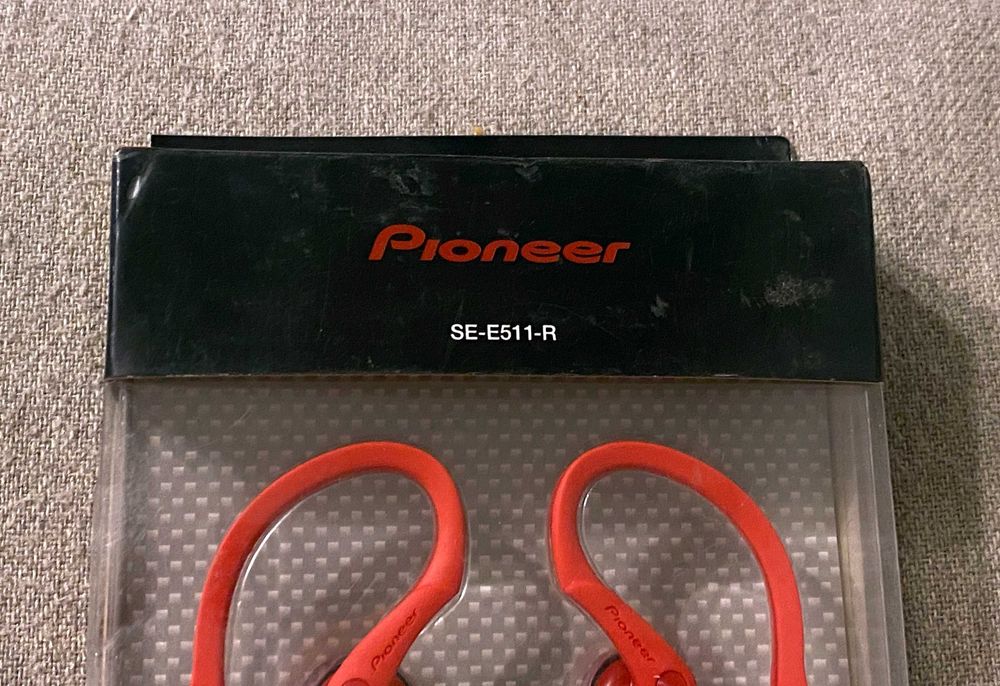 Căști sport Pioneer SE-E511-R roșii, stereo, cablu 1,2m, rezistente