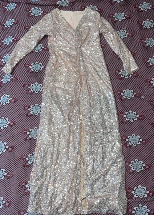 Продам женские платья