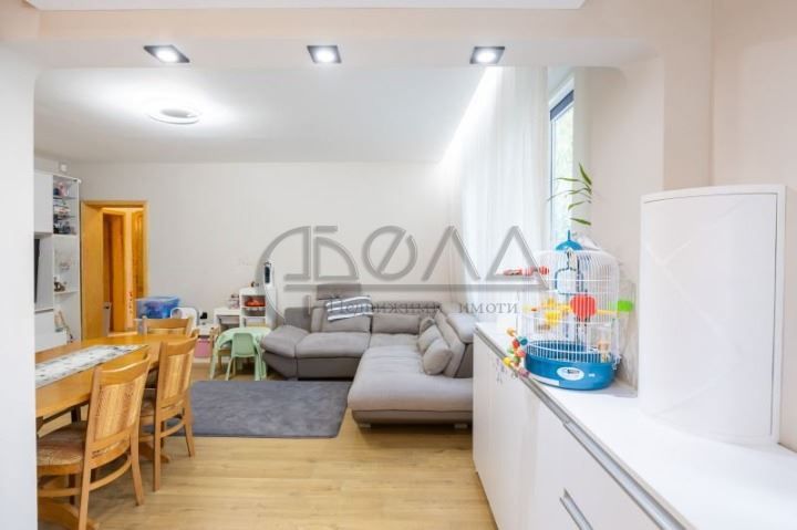 Продава се Тристаен апартамент в София, Славия - 110 кв.м за 2955 €/кв.м - Снимка #2