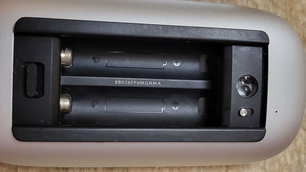 Apple Magic Mouse A1296, Bluetooth, Wireless,1300 dpi, Alb fuctional